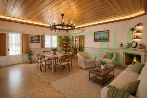 Moradia T4 de Luxo c/ Piscina no concelho de Almeirim