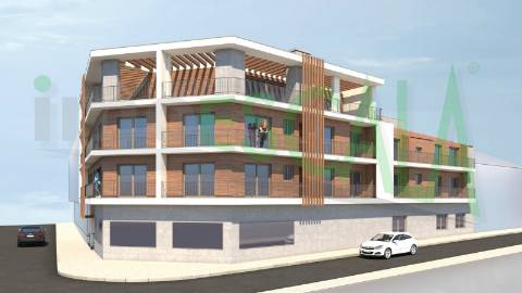 Loja de 271 m2 em empreendimento de luxo em Almeirim