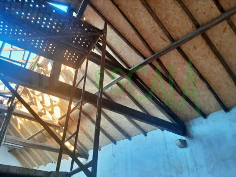 Armazém  Venda em Alcoentre,Azambuja