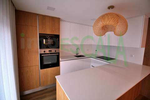 Apartamento T3 c/ Terraço