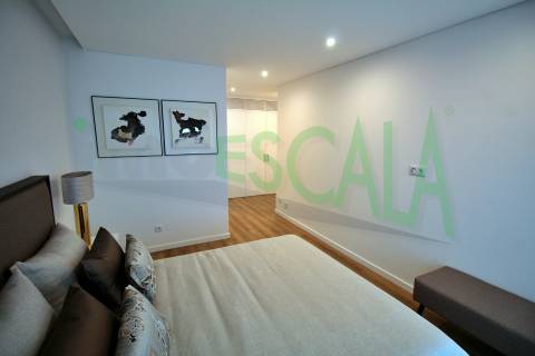 Apartamento T3 c/ Terraço