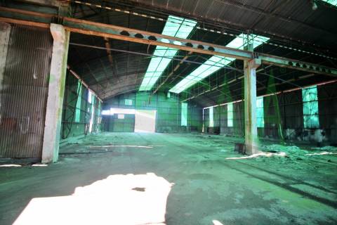 Armazém inserido num terreno de 47.000 m2