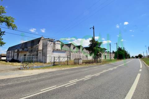 Armazém inserido num terreno de 47.000 m2