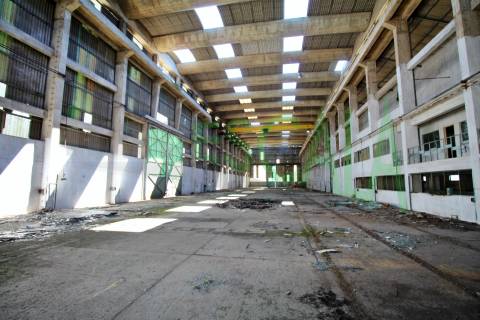 Armazém inserido num terreno de 47.000 m2