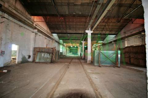 Armazém inserido num terreno de 47.000 m2