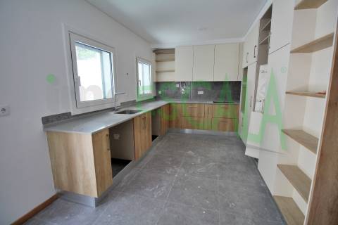 Apartamento T3 na Castanheira do Ribatejo com 173 m² com terraço