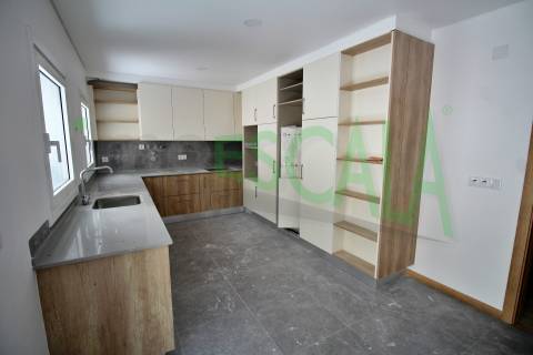 Apartamento T3 na Castanheira do Ribatejo com 173 m² com terraço