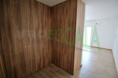 Apartamento T3 na Castanheira do Ribatejo com 173 m² com terraço