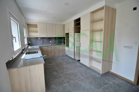 Apartamento T3 na Castanheira do Ribatejo com 142 m² com terraço e varanda