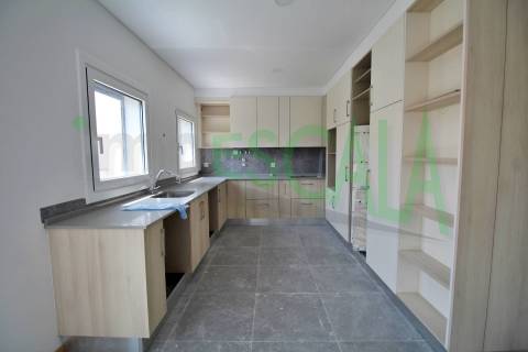 Apartamento T3 na Castanheira do Ribatejo com 142 m² com terraço e varanda