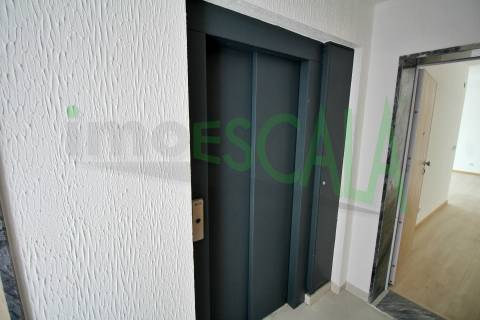 Apartamento T3 na Castanheira do Ribatejo com 142 m² com terraço e varanda