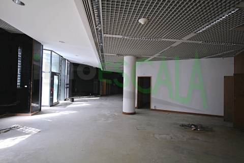 Loja de 460m2 no centro da zona histórica de Santarém