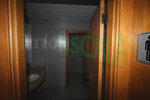 Loja de 460m2 no centro da zona histórica de Santarém