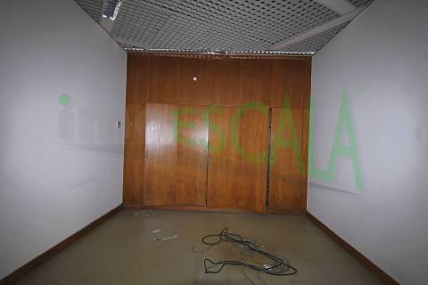 Loja de 460m2 no centro da zona histórica de Santarém