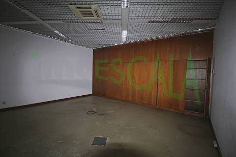 Loja de 460m2 no centro da zona histórica de Santarém