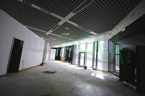 Loja de 460m2 no centro da zona histórica de Santarém