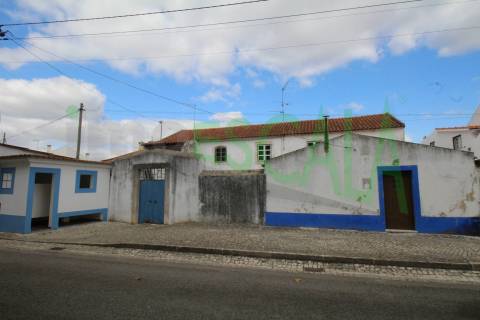 Moradia para Restaurar T6 Venda em Pontével,Cartaxo