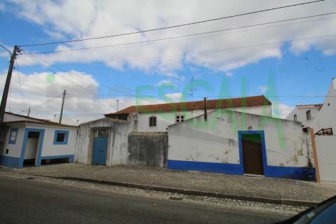 Moradia para Restaurar T6 Venda em Pontével,Cartaxo