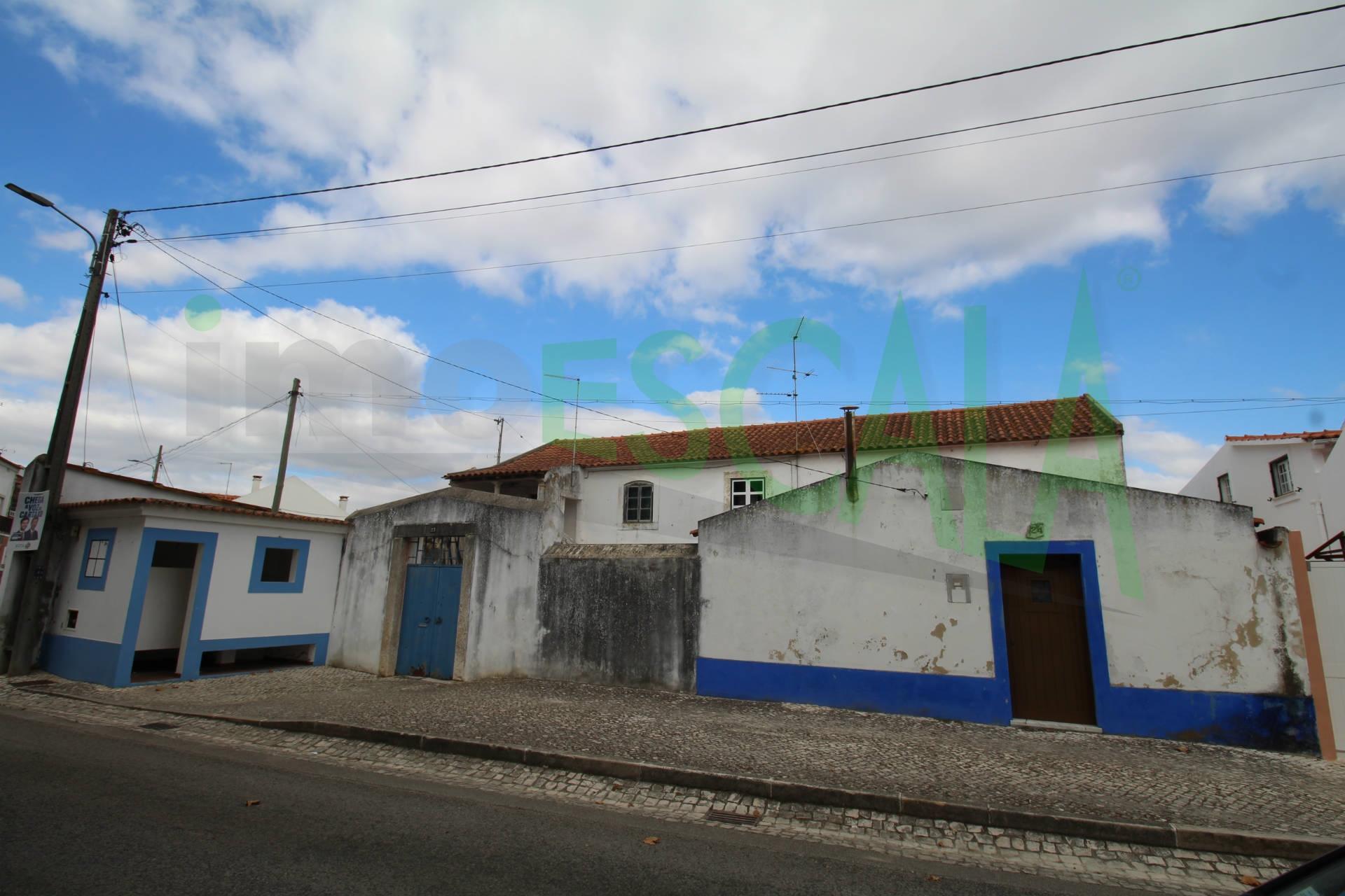 Moradia para Restaurar T6 Venda em Pontével,Cartaxo