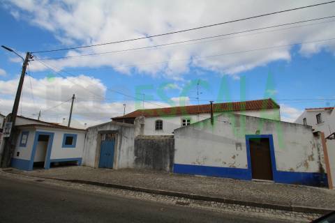 Moradia para Restaurar T6 Venda em Pontével,Cartaxo