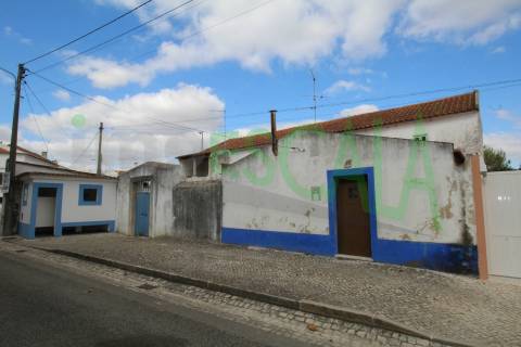 Moradia para Restaurar T6 Venda em Pontével,Cartaxo