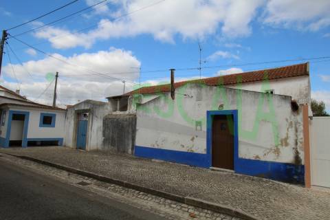Moradia para Restaurar T6 Venda em Pontével,Cartaxo