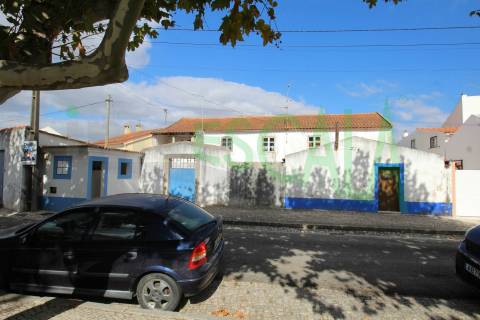 Moradia para Restaurar T6 Venda em Pontével,Cartaxo
