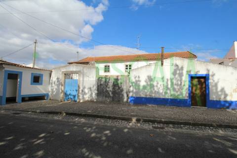 Moradia para Restaurar T6 Venda em Pontével,Cartaxo