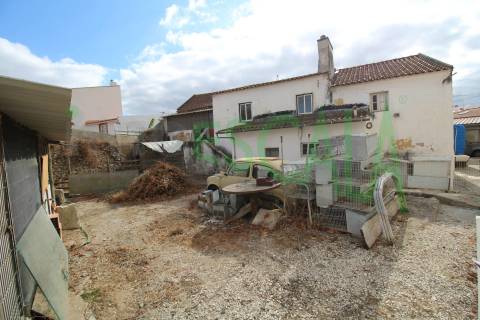 Moradia para Restaurar T6 Venda em Pontével,Cartaxo