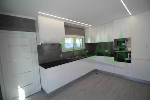 Moradia T4 no centro do Cartaxo