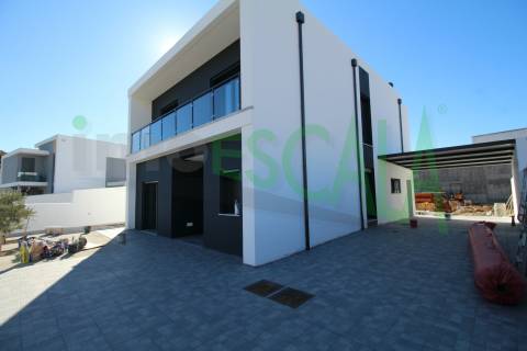 Moradia T4 no centro do Cartaxo