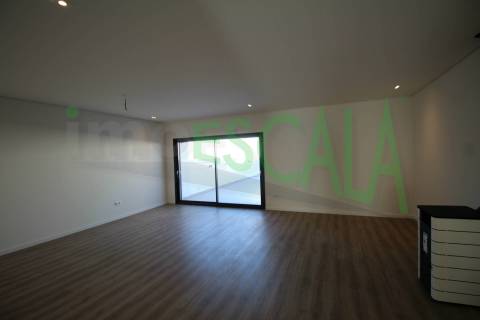 Moradia T3 em Condomínio fechado