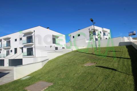 Moradia T4 de Luxo com Piscina