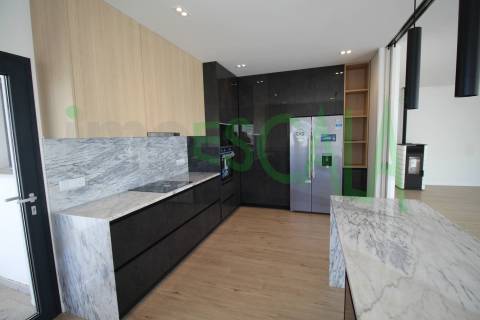 Moradia T4 de Luxo com Piscina