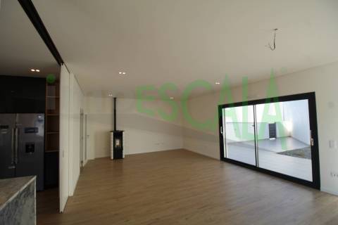 Moradia T4 de Luxo com Piscina