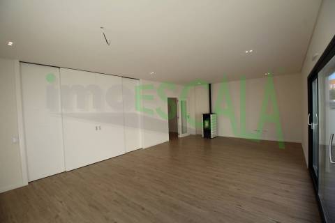 Moradia T4 de Luxo com Piscina