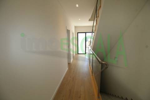 Moradia T4 de Luxo com Piscina