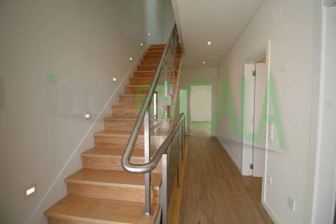 Moradia T4 de Luxo com Piscina