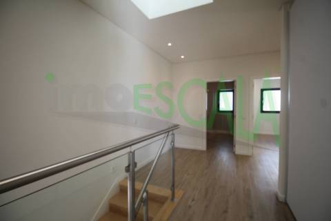 Moradia T4 de Luxo com Piscina