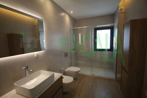 Moradia T4 de Luxo com Piscina