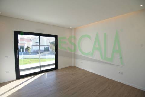 Moradia T4 de Luxo com Piscina