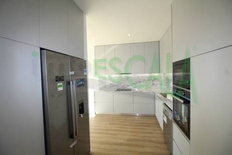 Moradia T3 em Condomínio fechado