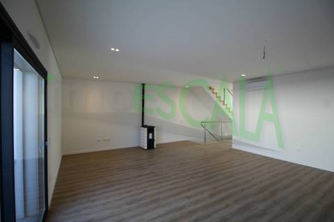 Moradia T3 em Condomínio fechado