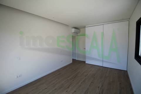 Moradia Geminada T4 Venda em Aveiras de Cima,Azambuja