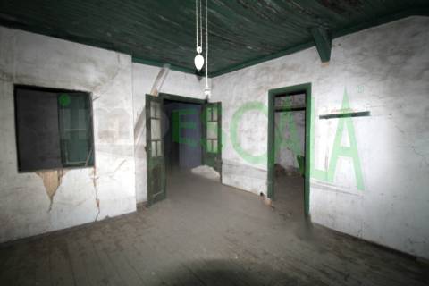 Moradia Centenária para Recuperar no Cartaxo