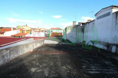 Moradia Centenária para Recuperar no Cartaxo