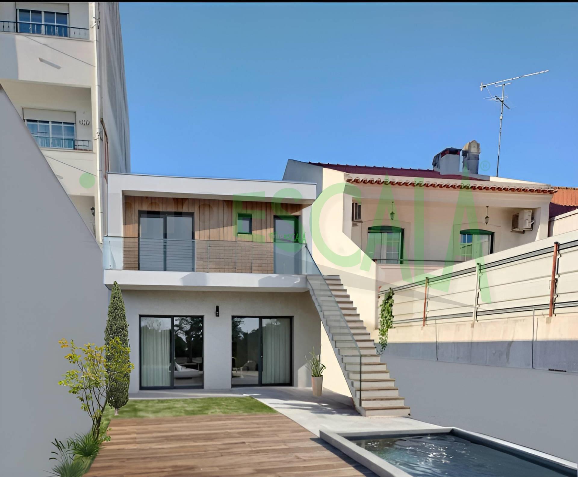 Moradia T3 em Almeirim com projeto aprovado