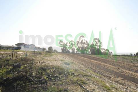 Terreno de 26.600 m² com viabilidade de construção