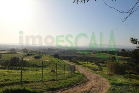 Terreno de 26.600 m² com viabilidade de construção