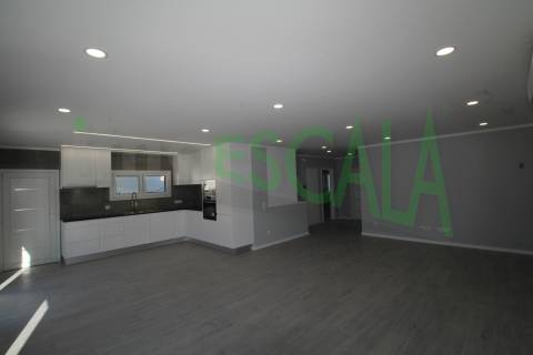 Moradia T4 com jardim no centro do Cartaxo